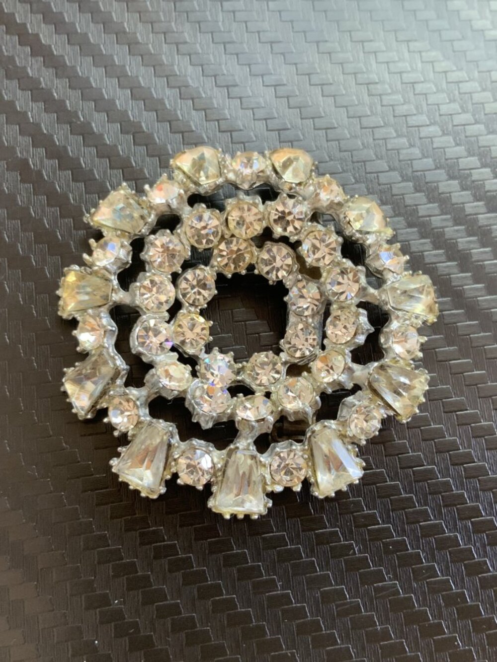 Vintage Silver Tone Rhinestone Brooch Pin.